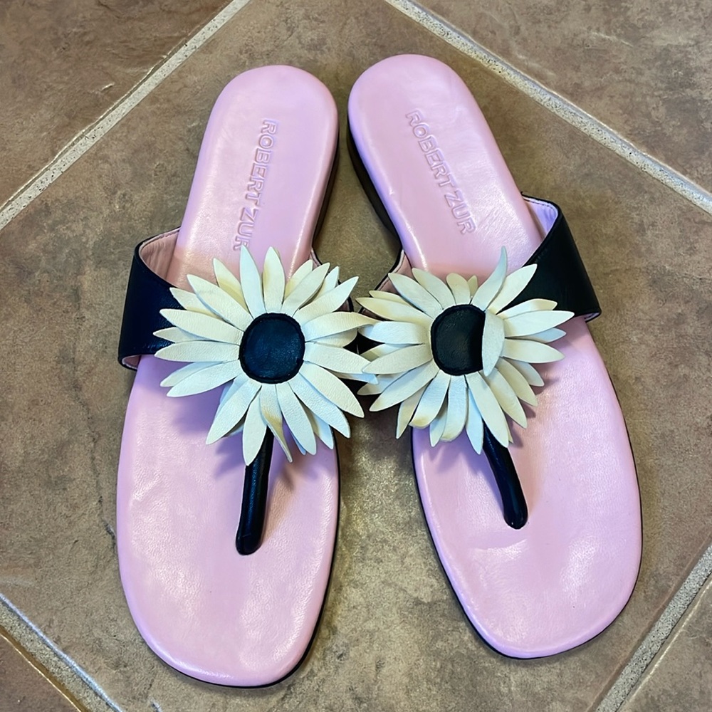 Robert Zur sandals. Pink, black with Daisy. Size 10. New